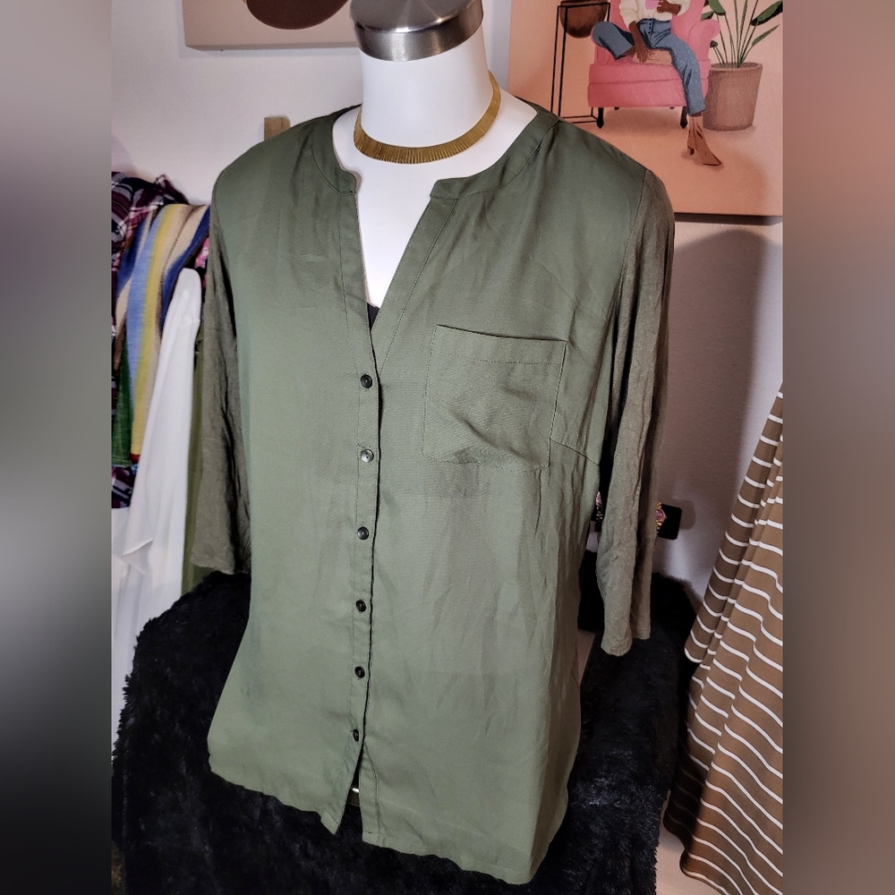Curvy 1X army green Blouse